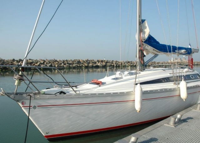  Renta de barco con patrón 